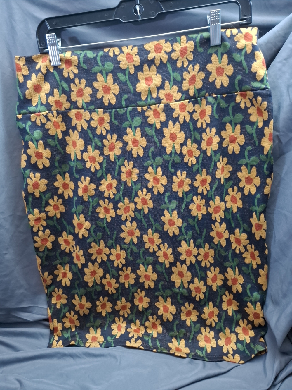 LuLaRoe Navy Pencil Skirt with Yellow Floral Print Size XL Super Cute! - Picture 3 of 7
